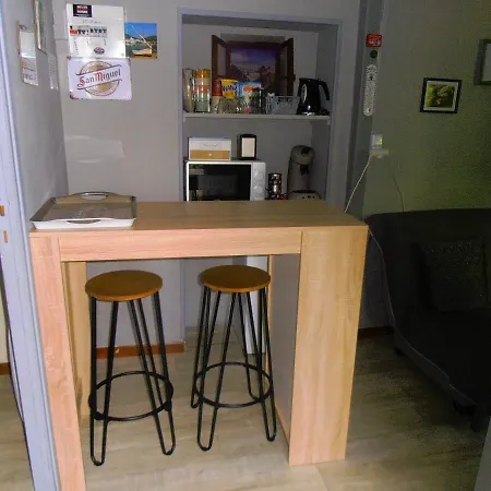 Le Repaire Relais Motard Chambre D Hotes アパート リムー